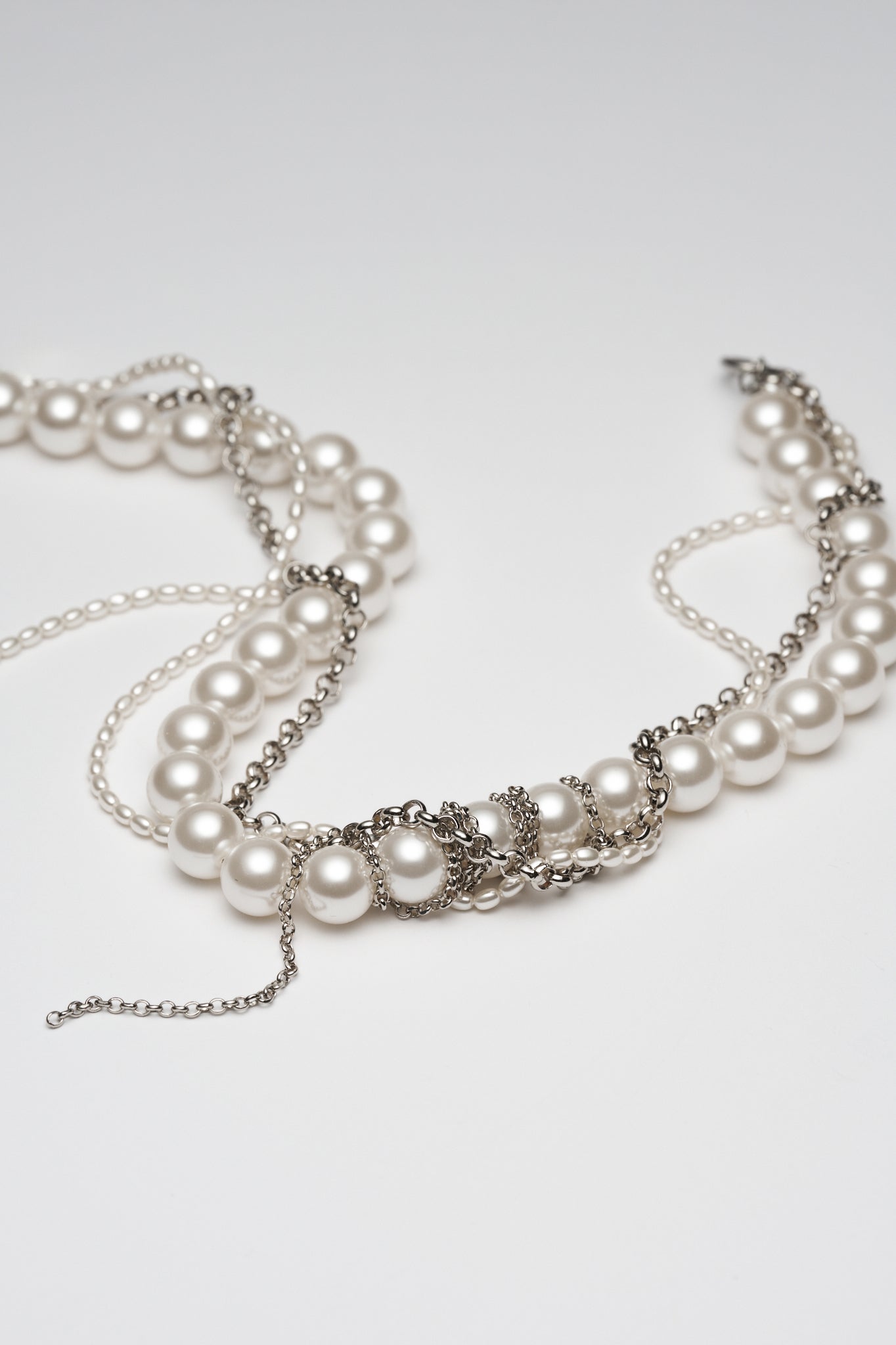 Justine Clenquet - Nicole choker