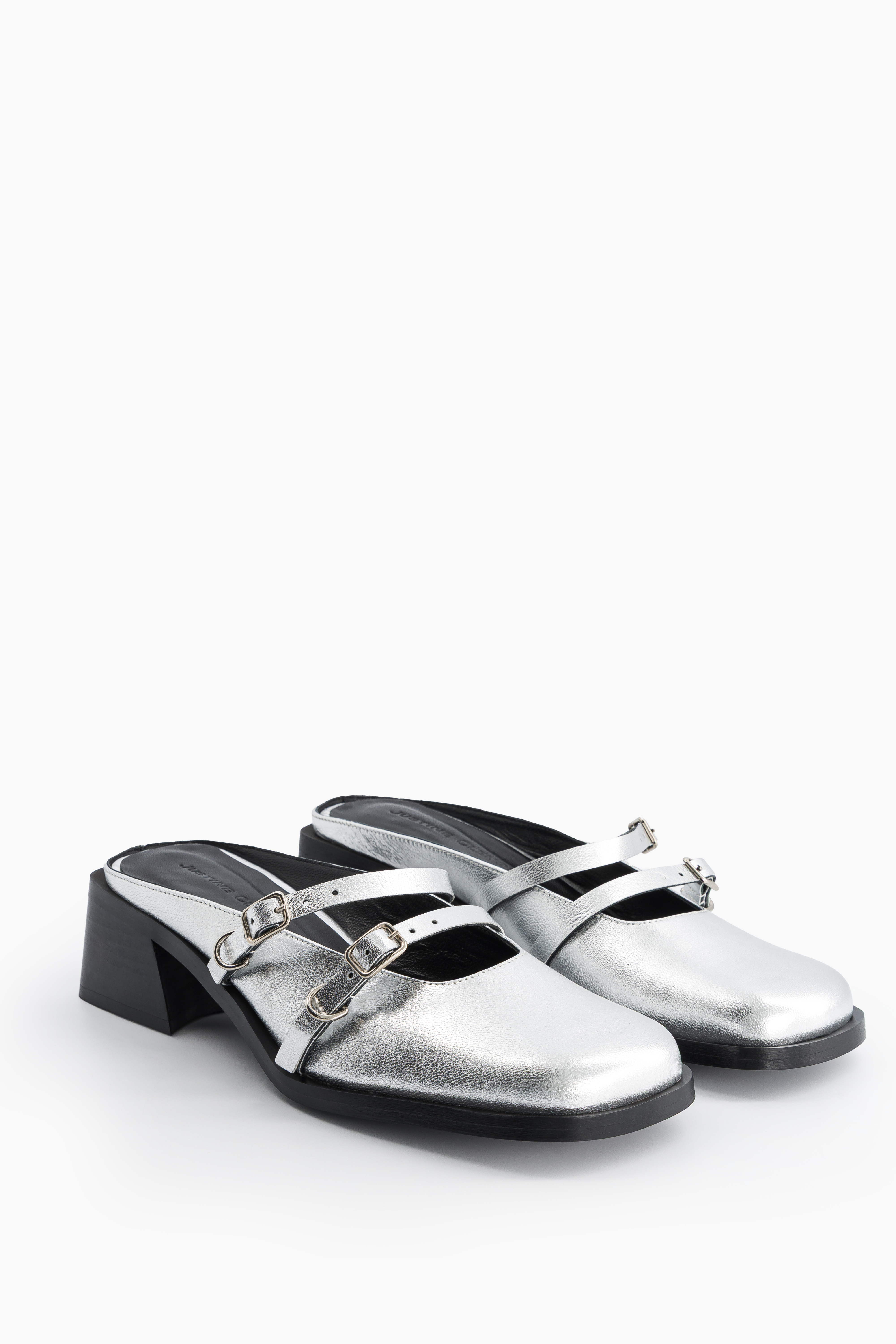 Justine Clenquet - Andie silver mules