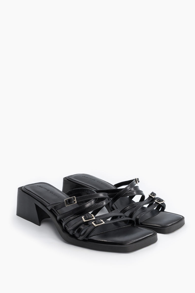 Andie black sandals