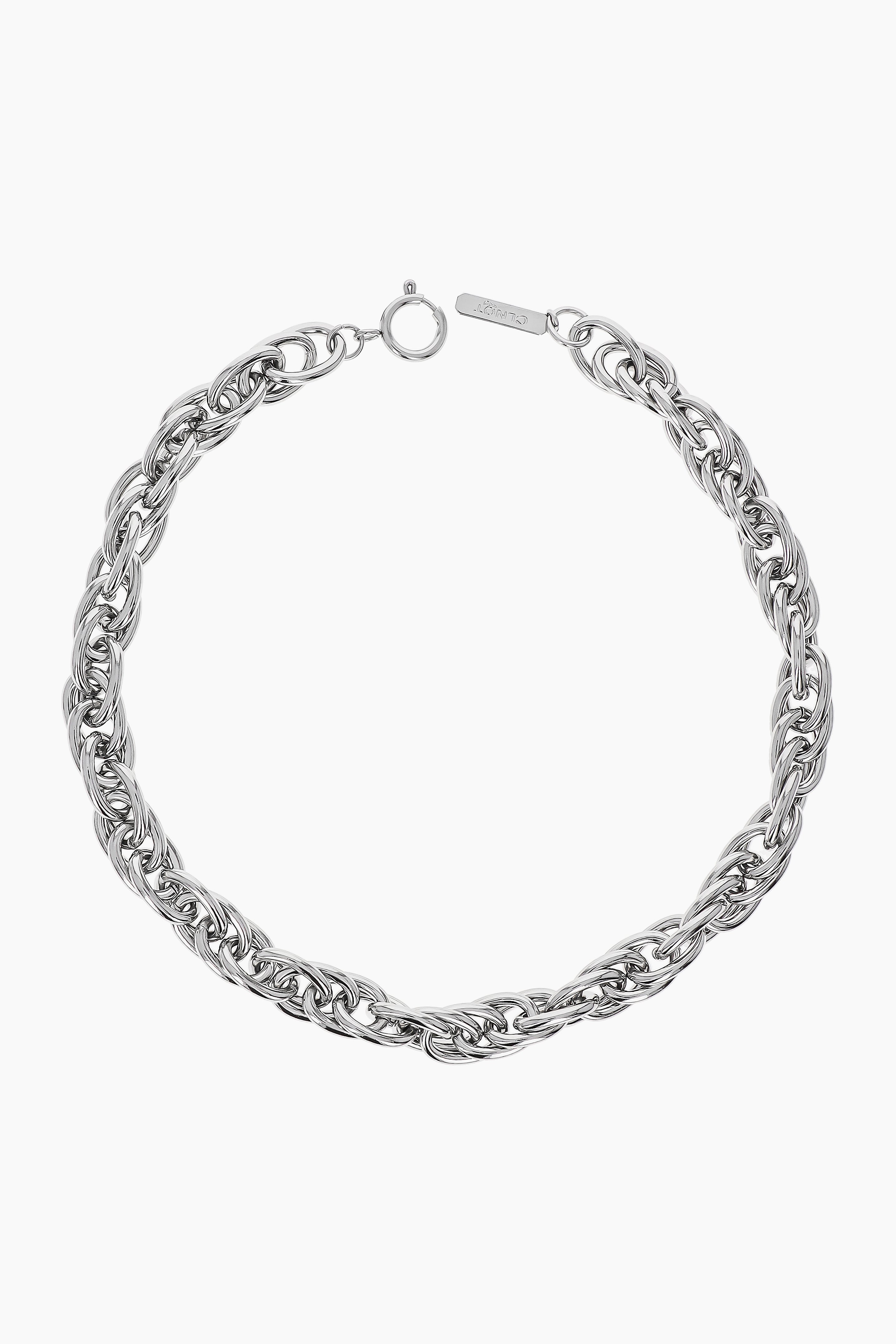 Justine Clenquet - Cara choker