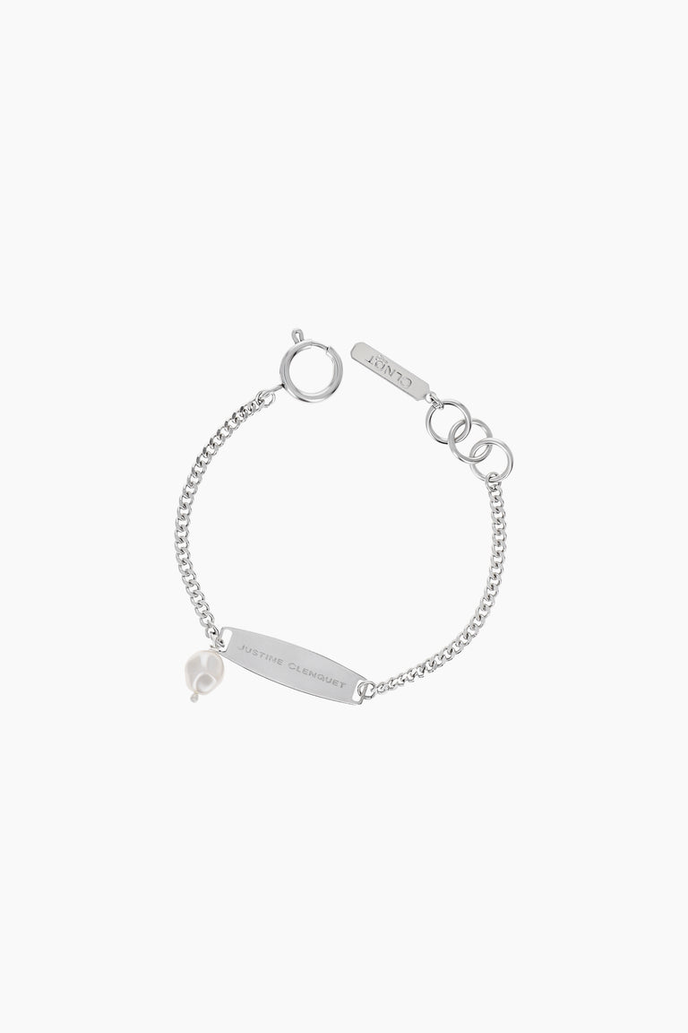 Fisher pearl bracelet