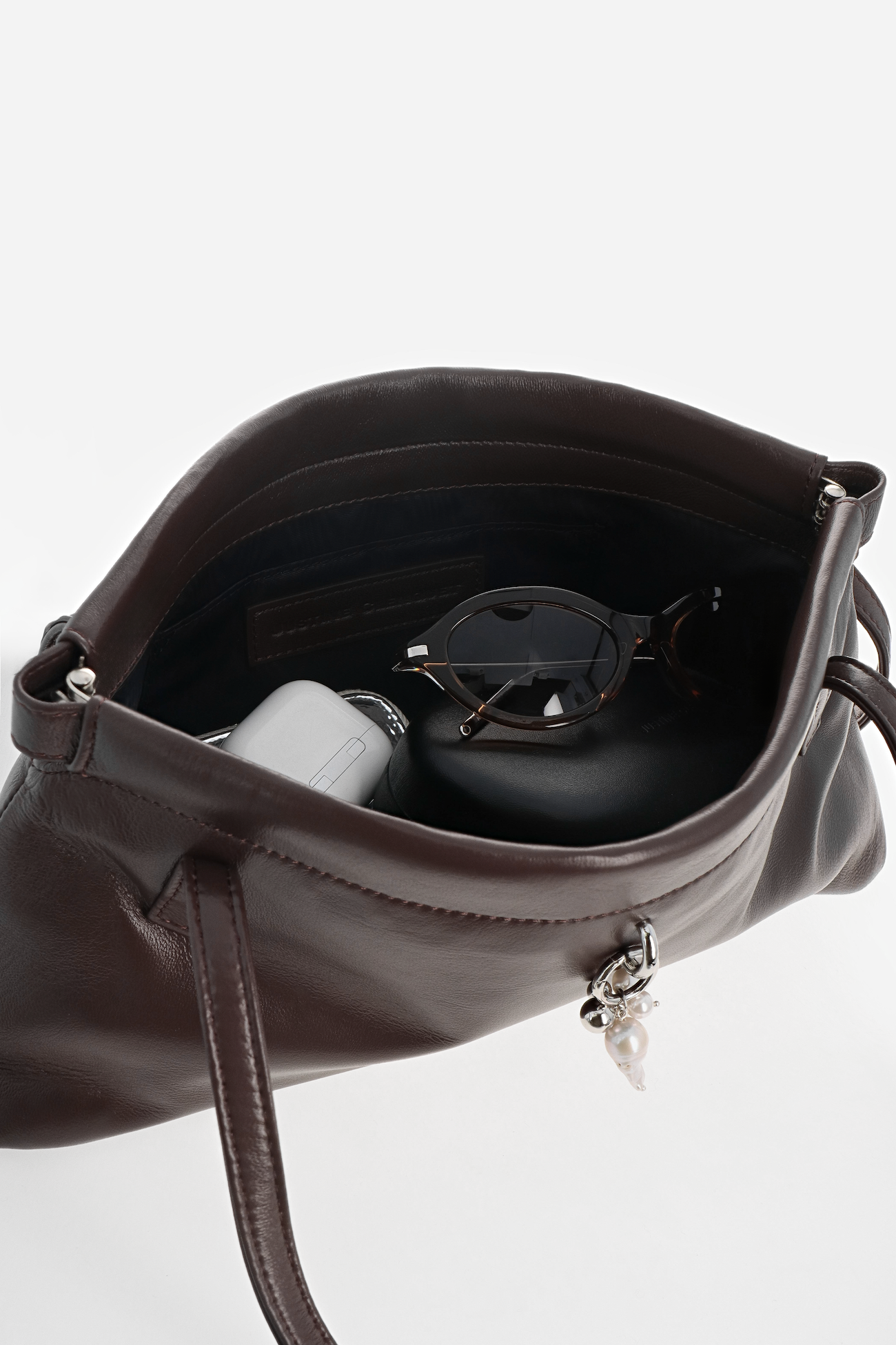 Flor brown bag + pearl charm