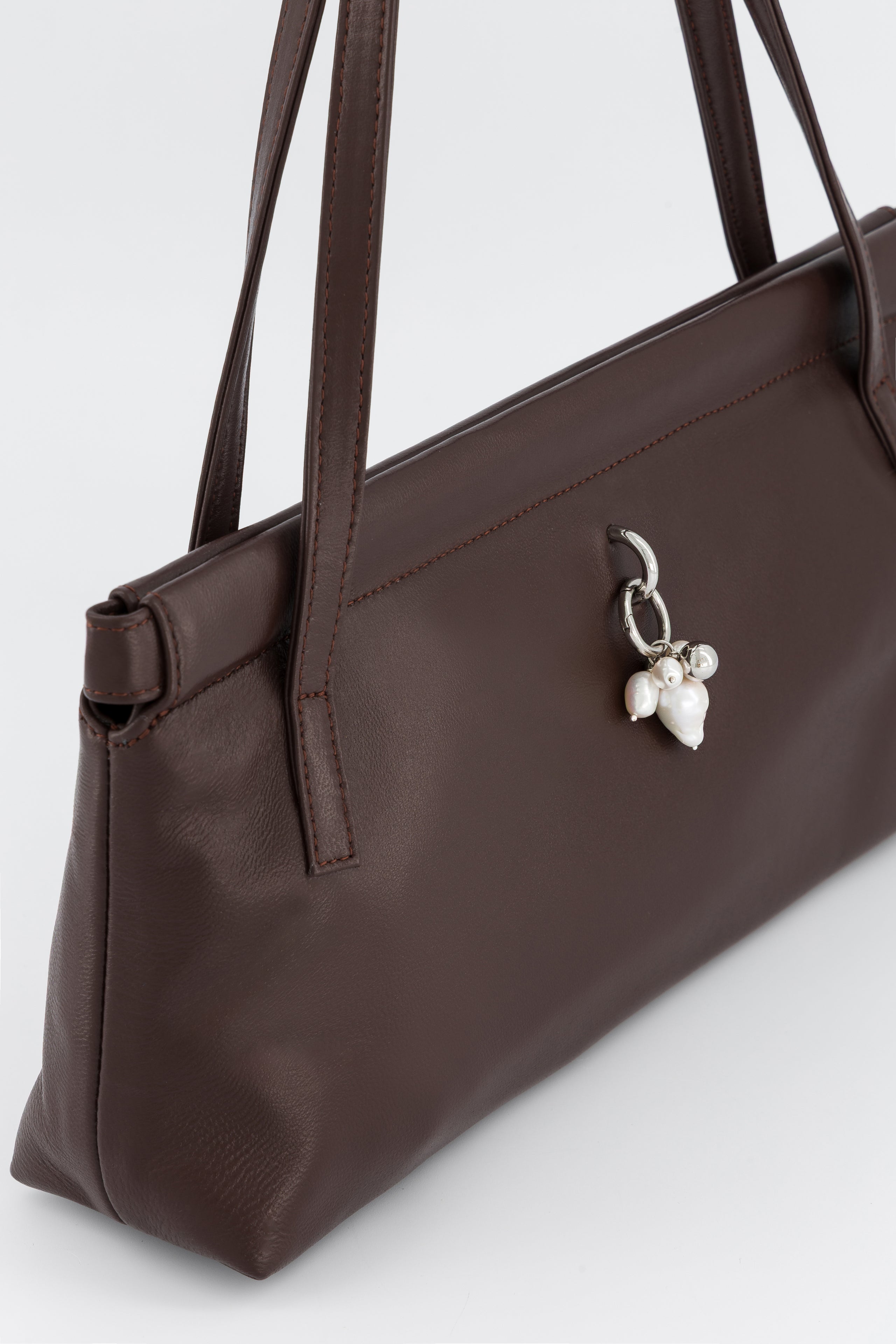 Flor brown bag + pearl charm