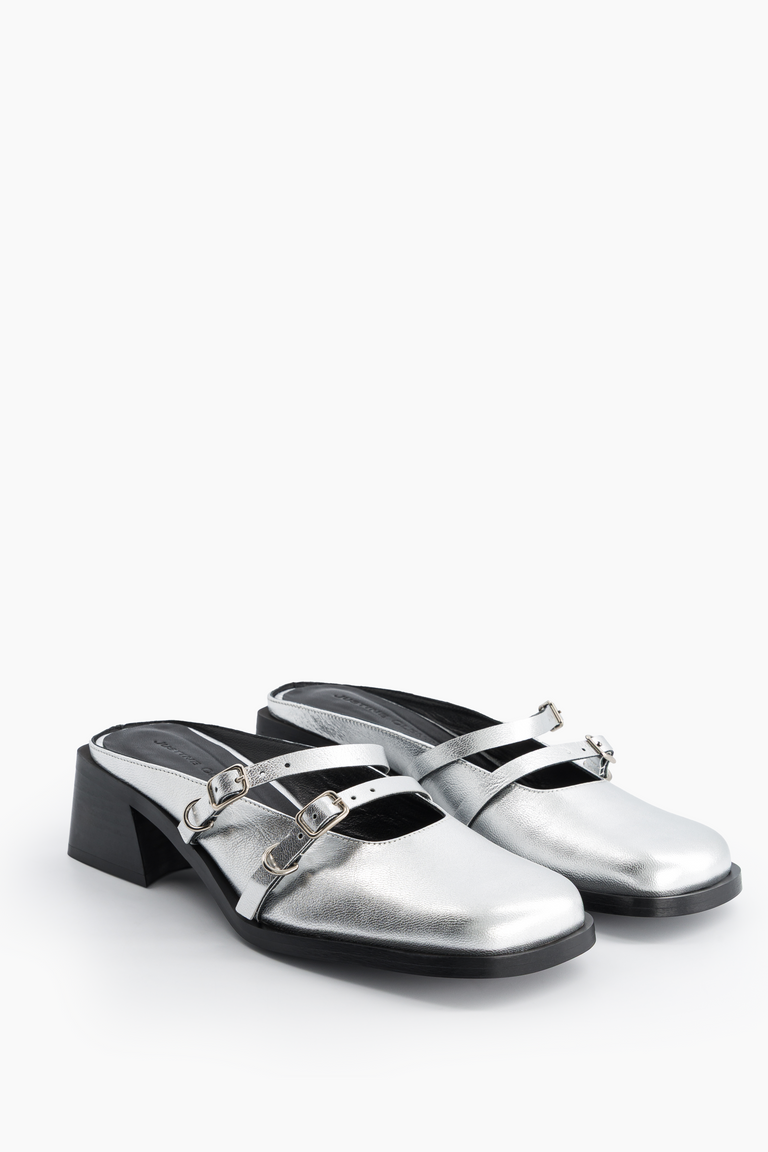 Andie silver mules